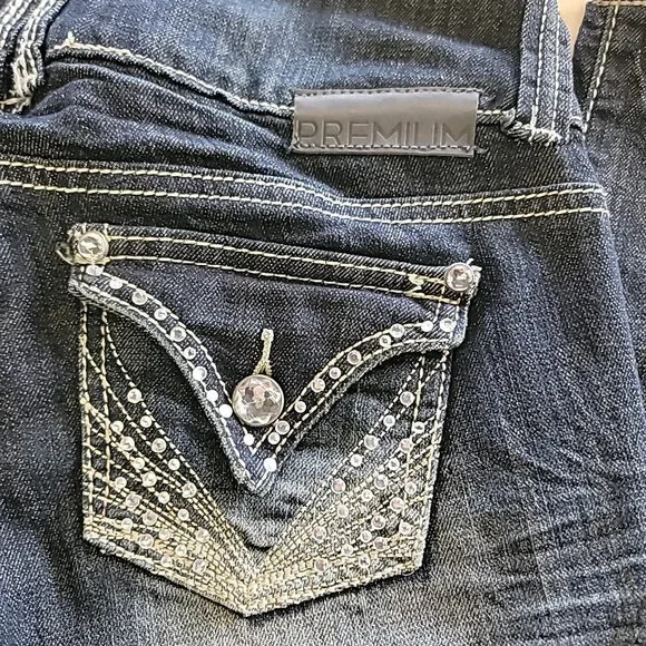 Almost Famous Size 3 Blue Jeans - Picture 3 of 4